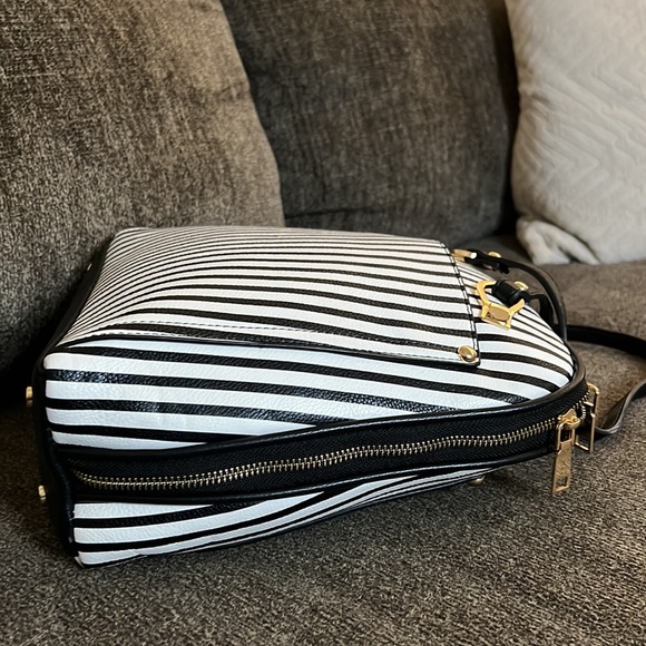 Miztique Bags Miztiquedaisy Convertible Backpack Purse Poshmark